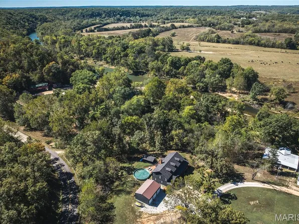 18 Garrison Ln, Steelville, MO 65565