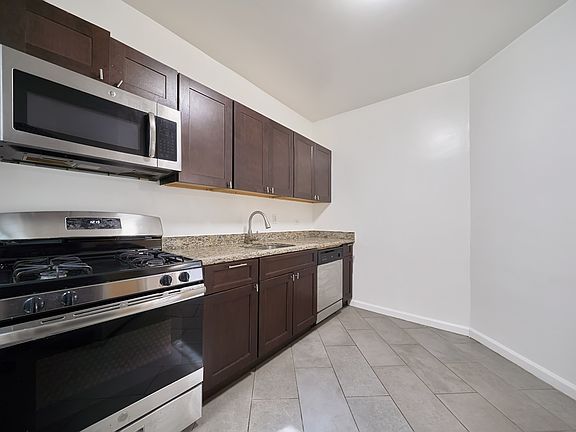 4th image of 735 W 172nd St APT A3