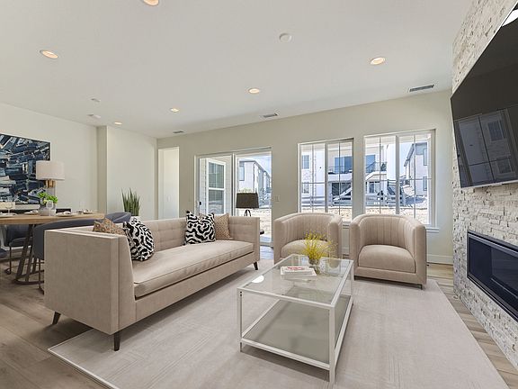 Homesite 320 Great Room Dining - Virtually Stage