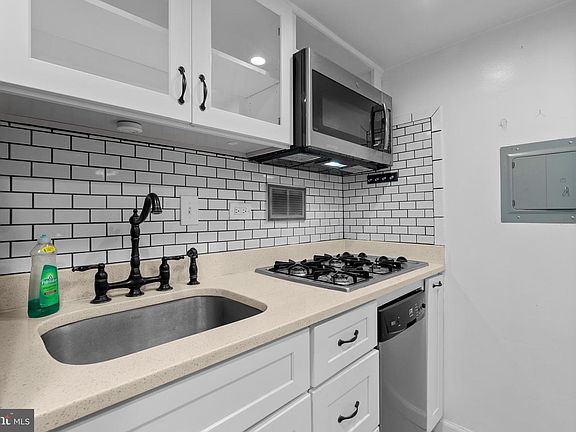 5th image of 1420 N St NW APT 914