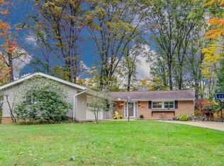 3016 McClellan Dr, Greensburg, PA 15601