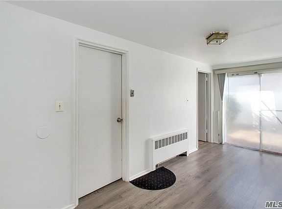 3rd image of 30 Maxwell Dr
