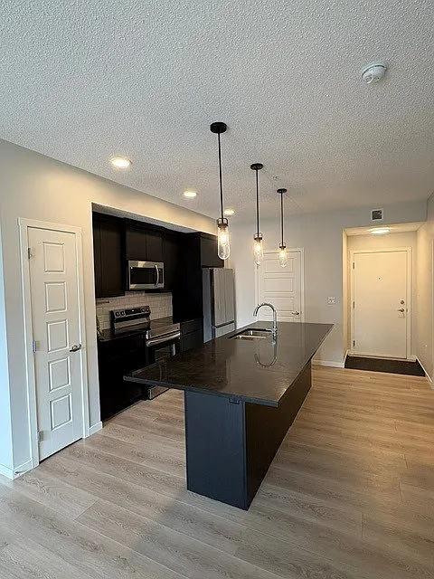 550 Belmont Street Southwest Calgary — Photo 3