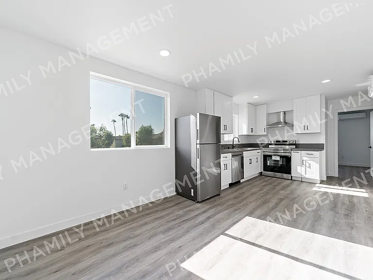 1617 S Walnut St #9 — Photo 10