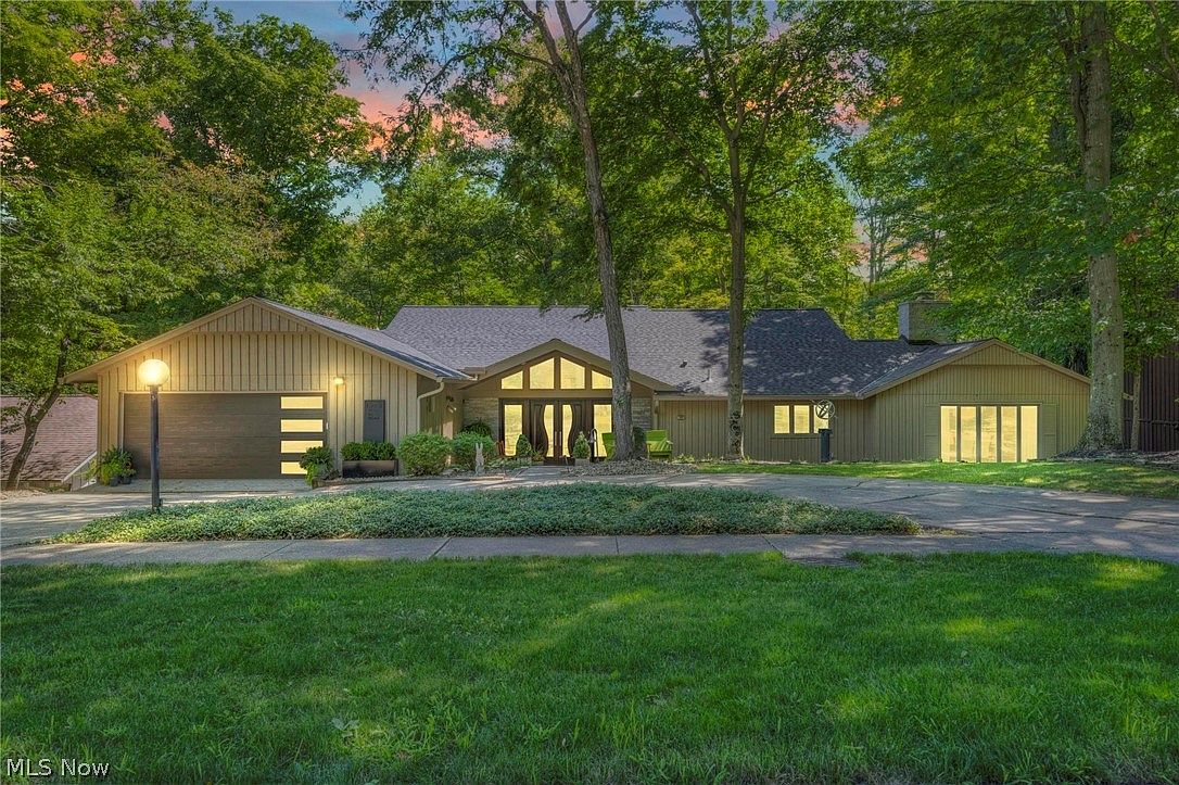 11775 River Ridge Rd, Strongsville, OH 44136 | Zillow