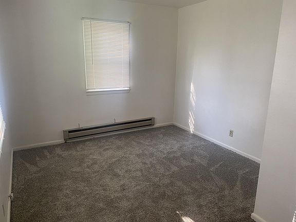 2nd image of 949 Saint Mary St