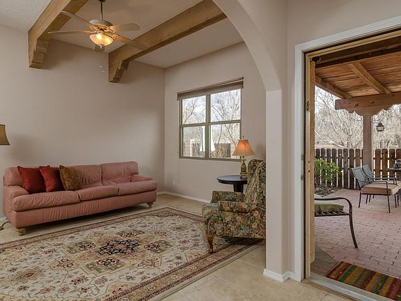 301 La Chamisal Ln NW Los-large-005-Entr