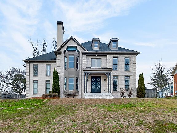 2nd image of 2805 Overton Rd