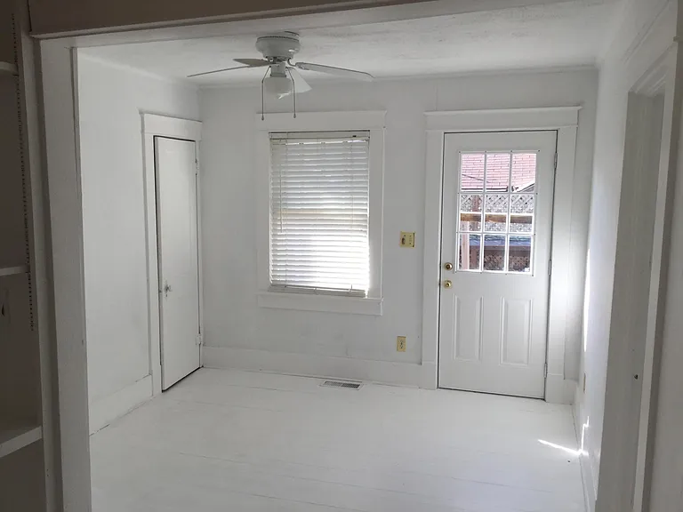 224 W Watson St — Photo 6