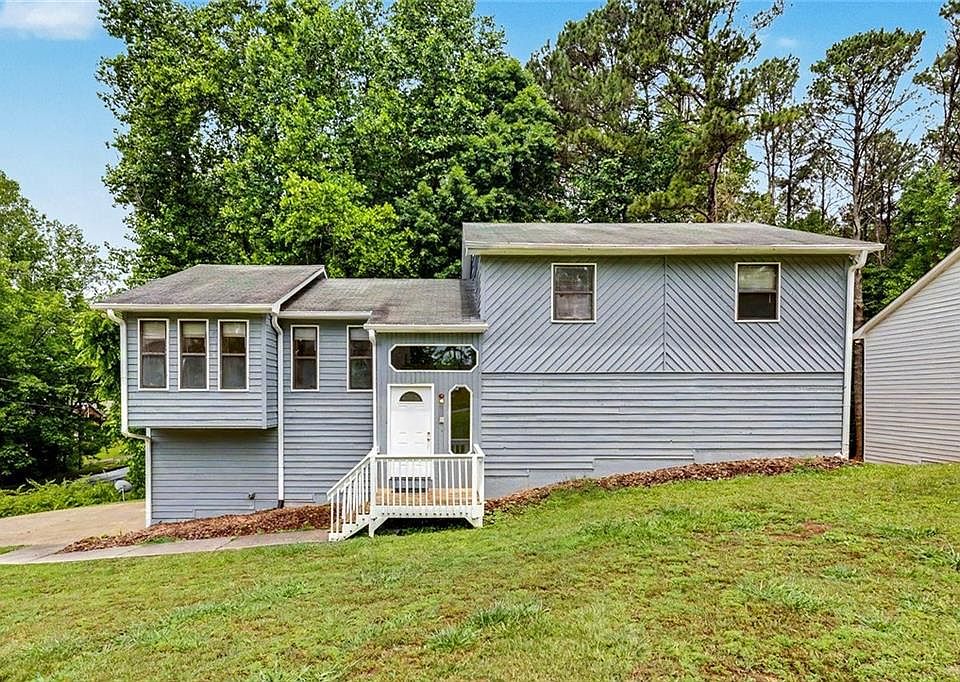 1st image of 2850 Emerald Ln