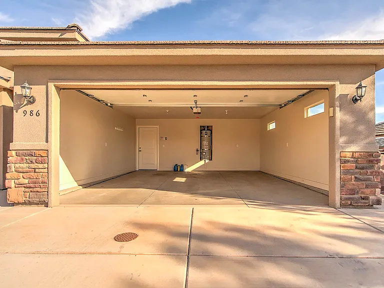 986 Camel Springs Dr — Photo 10