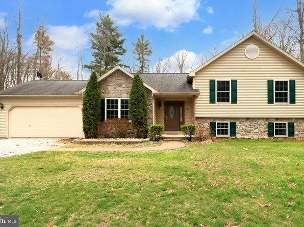 1761 On Point Ln, Warriors Mark, PA 16877