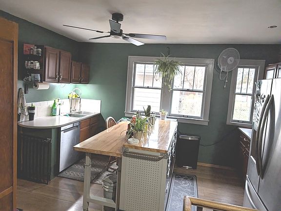 5th image of 937 25th St