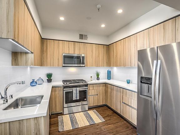 4th image of 1519 6th St #4ceuxtc64