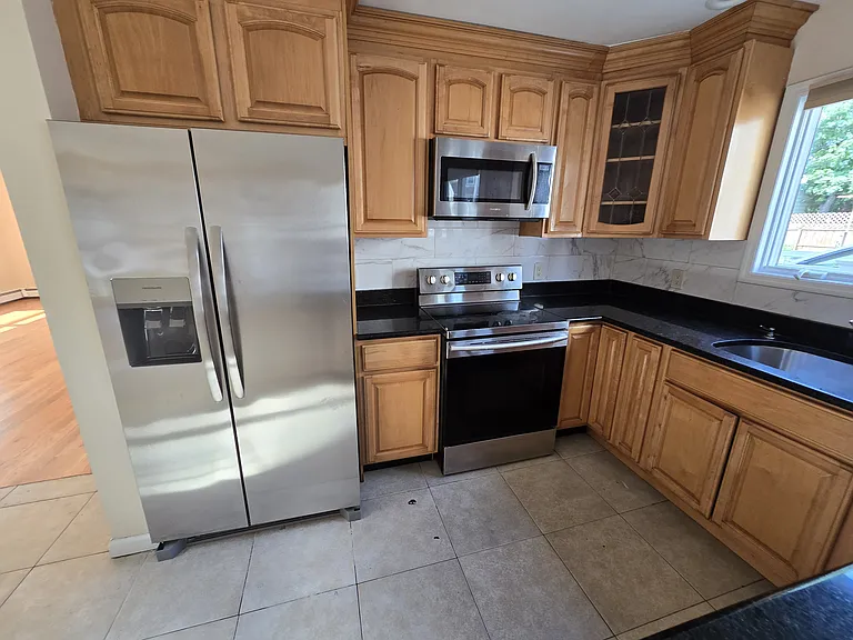 4 - Kitchen