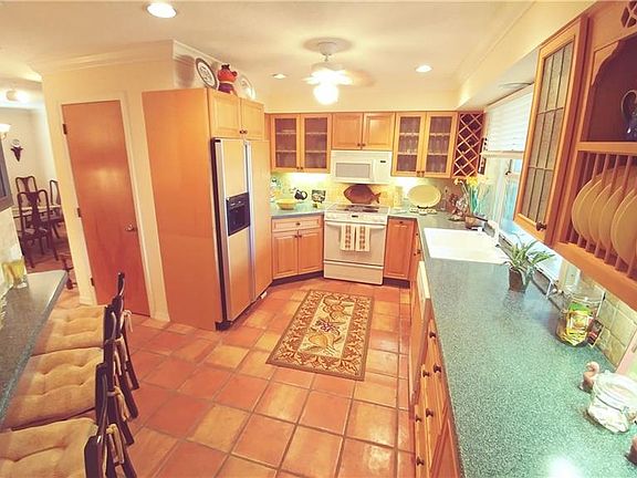 3rd image of 544 23rd St SE
