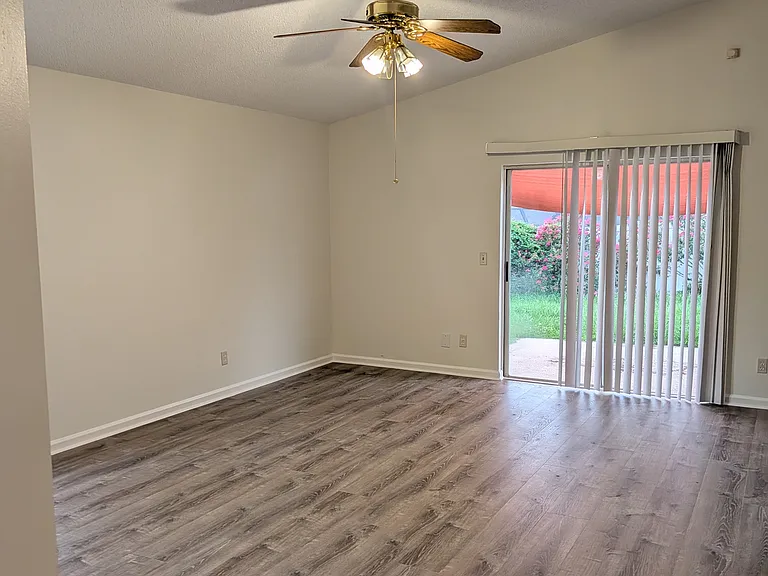 1613 Loghill Pl — Photo 30