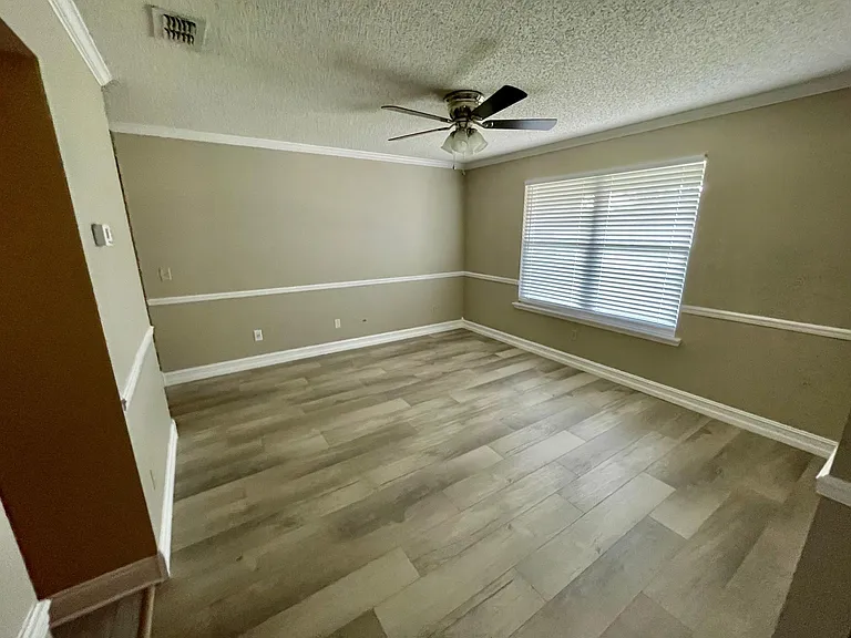 10439 Inverness Dr — Photo 9