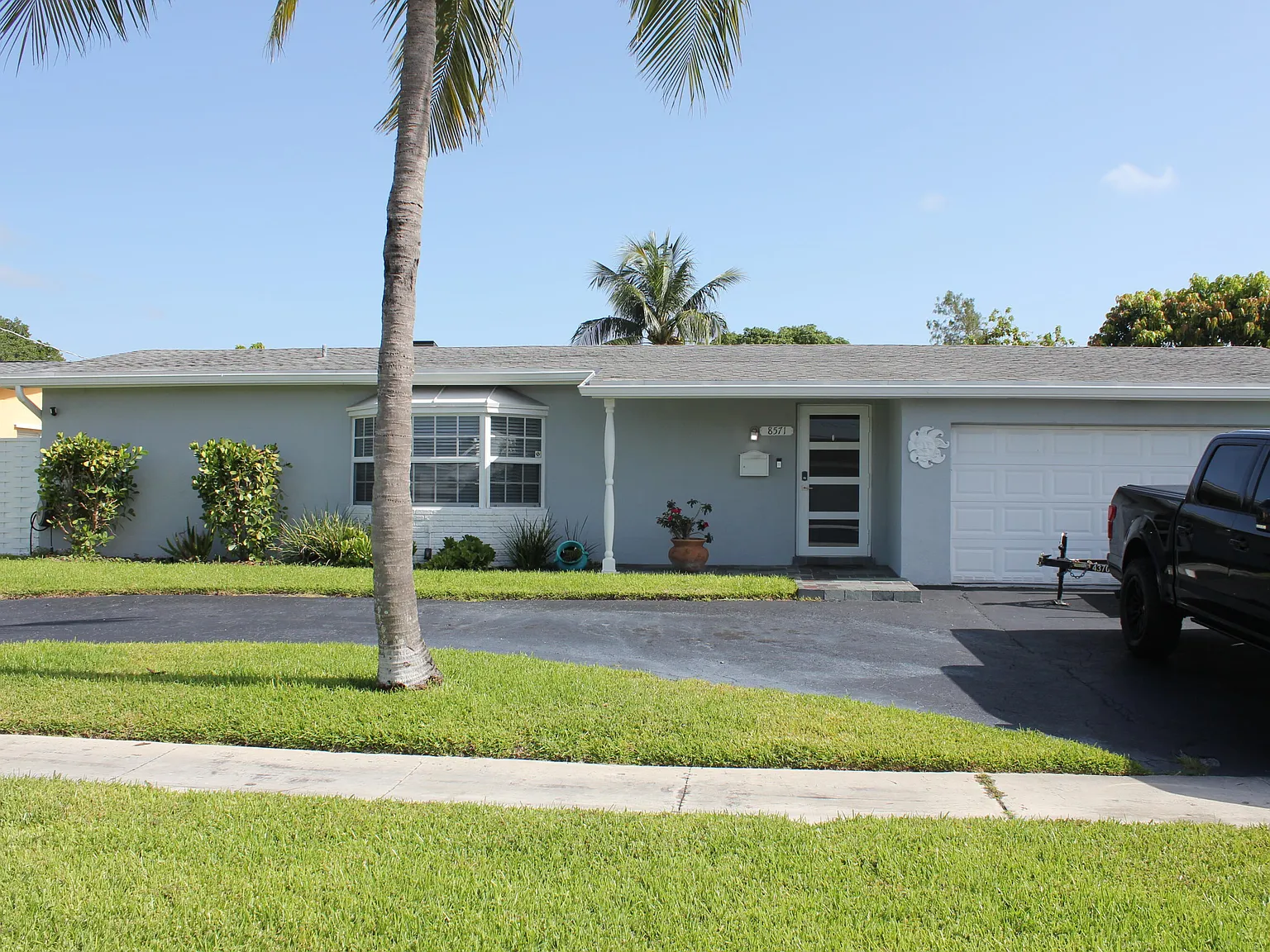4 bed, 2.0 bath, 1768 sqft, $4,200 — Photo 1