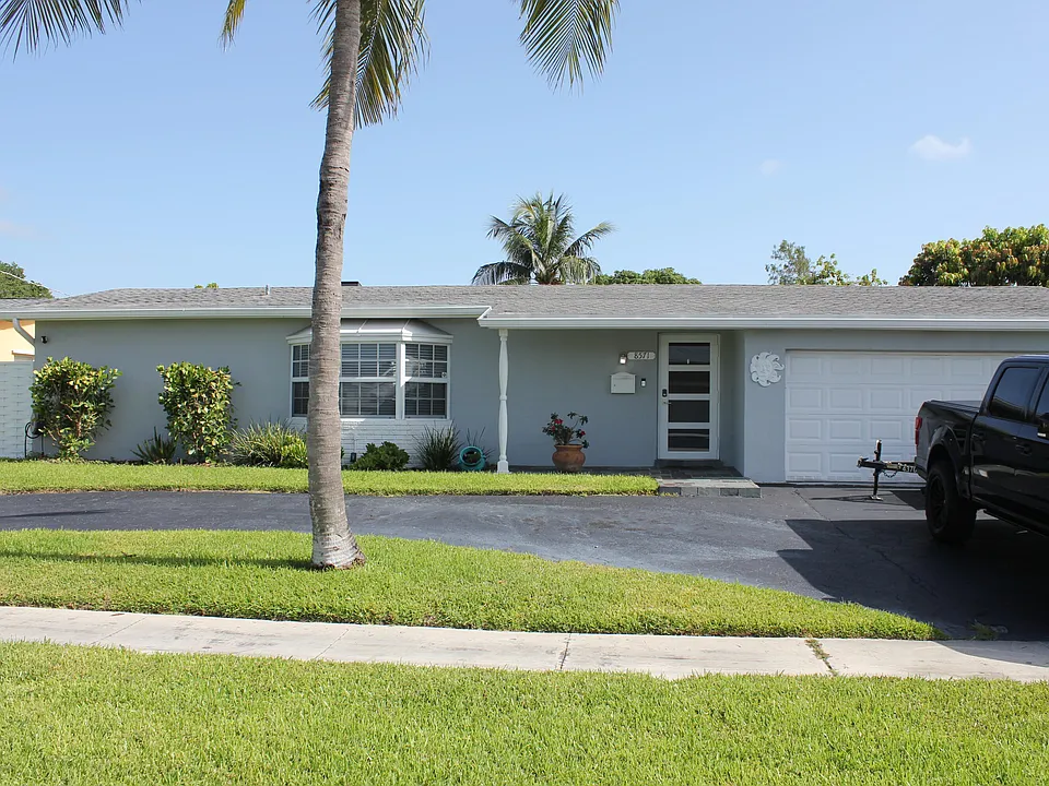 8571 NW 24th Ct