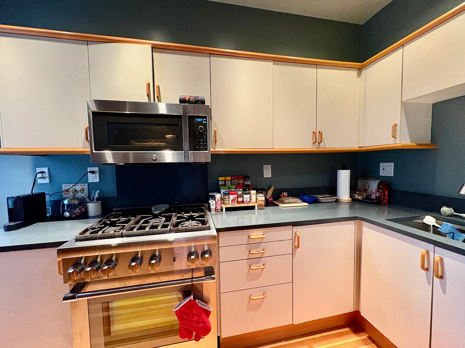 2 bed, 900 sqft, $3,550 — Photo 4