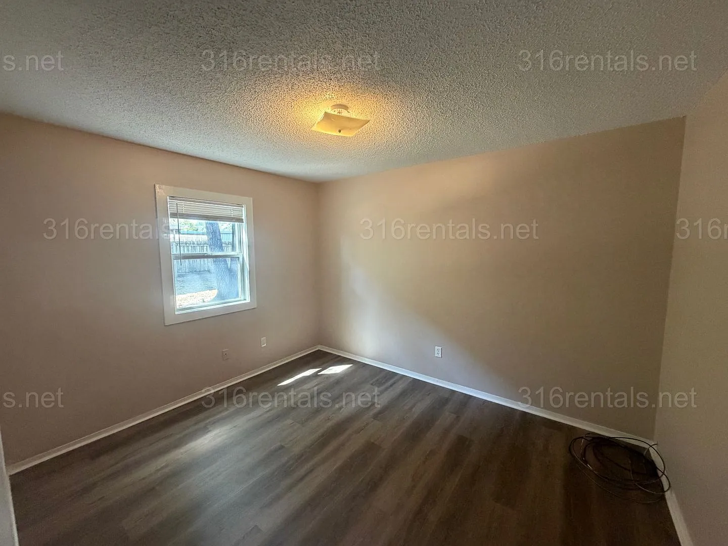 1220 E Broadway — Photo 4