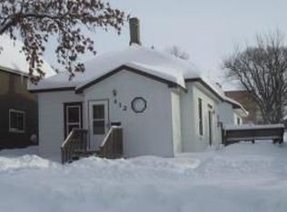 412 3rd St NE, Watertown, SD 57201