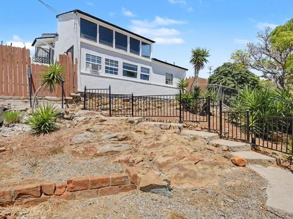 2610 Helix St, Spring Valley, CA 91977