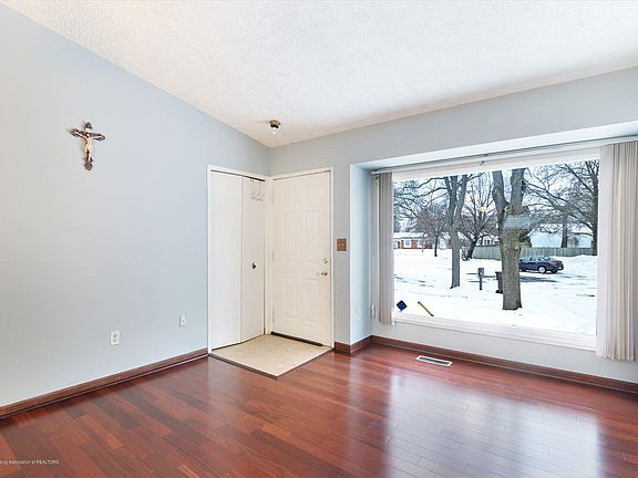 2nd image of 5418 Saint Marys Ct