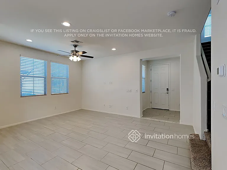326 N Sandal — Photo 4