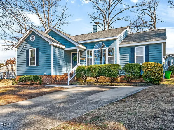 2209 Crampton Pl, Raleigh, NC 27604