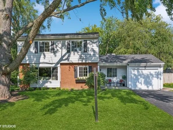143 Forestway Dr, Deerfield, IL 60015