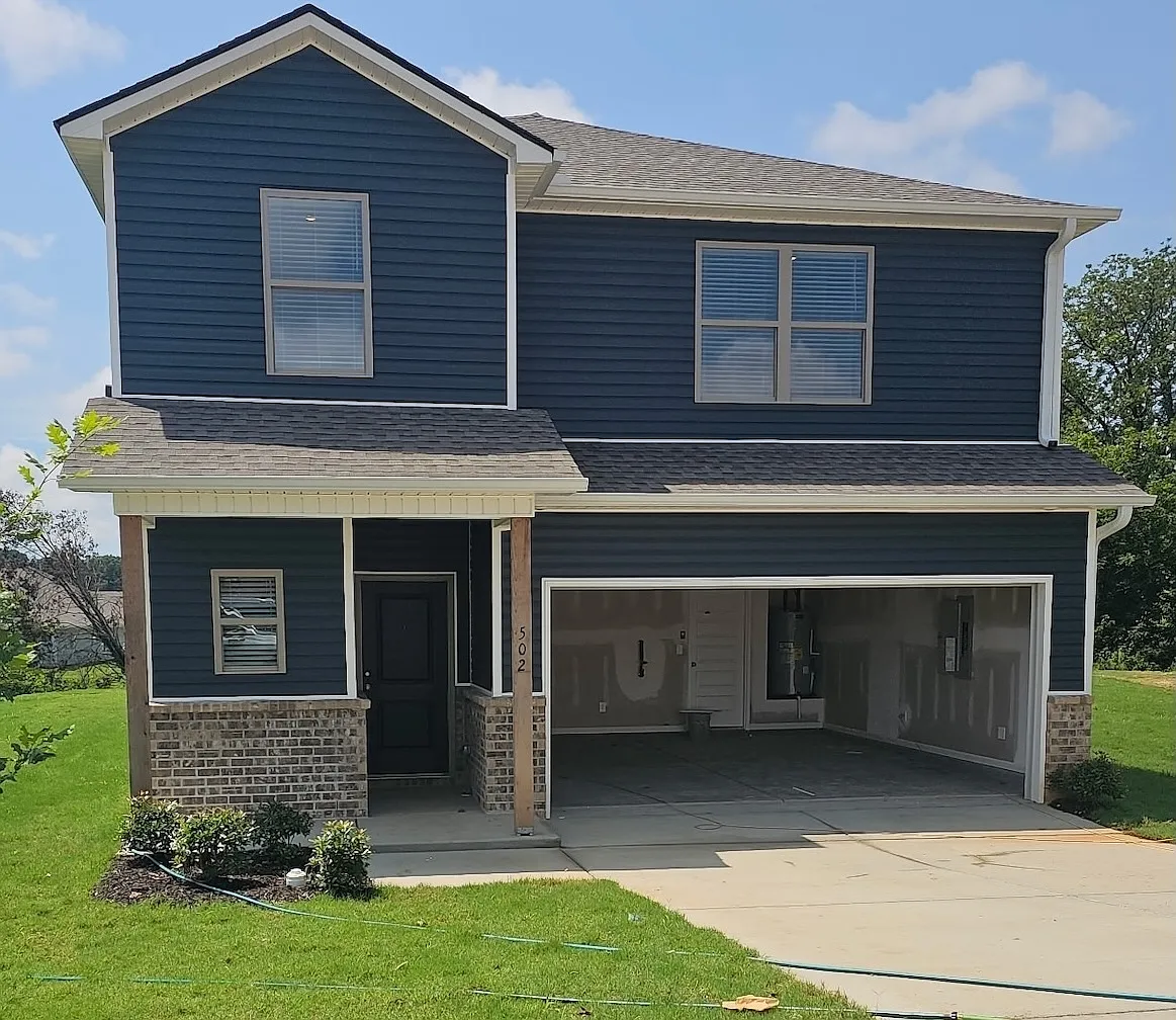 4 bed, 2.5 bath, 2065 sqft, $2,300 — Photo 1