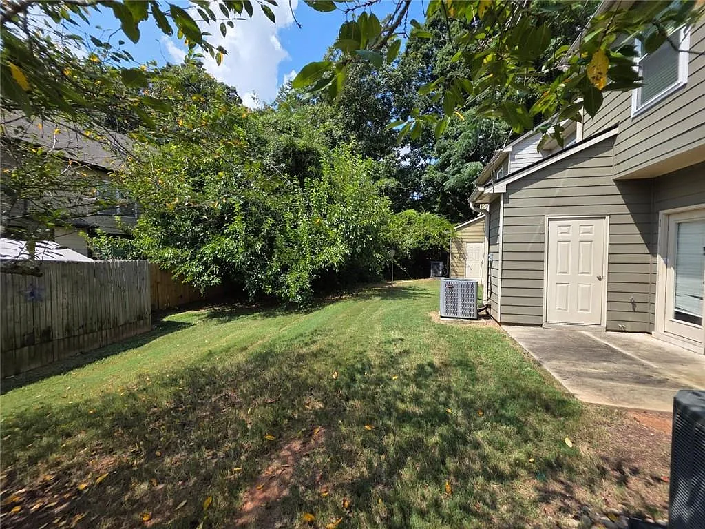 3 bed, 2.5 bath, 1370 sqft, $1,850 — Photo 4