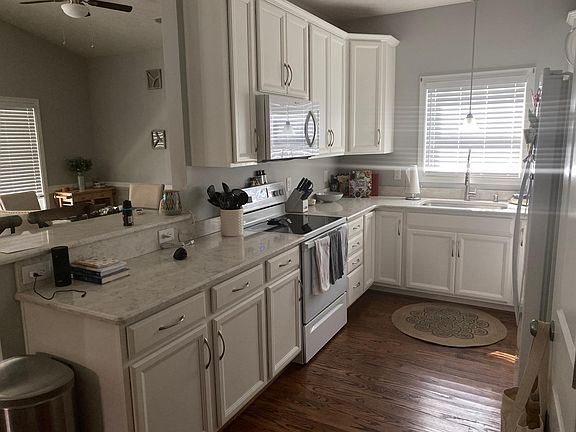 4th image of 3340 Collingwood St NE