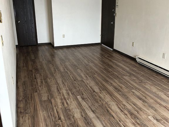 3rd image of 5 Maria Mnr APT 2