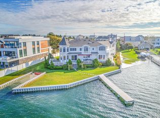12 Sunset Ln, Monmouth Beach, NJ 07750