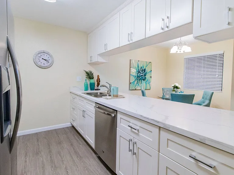 Meadowood Village Apartments — Photo 15