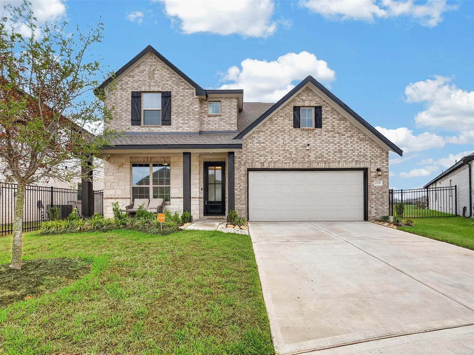 4 bed, 3.5 bath, 2905 sqft, $2,900 — Photo 1
