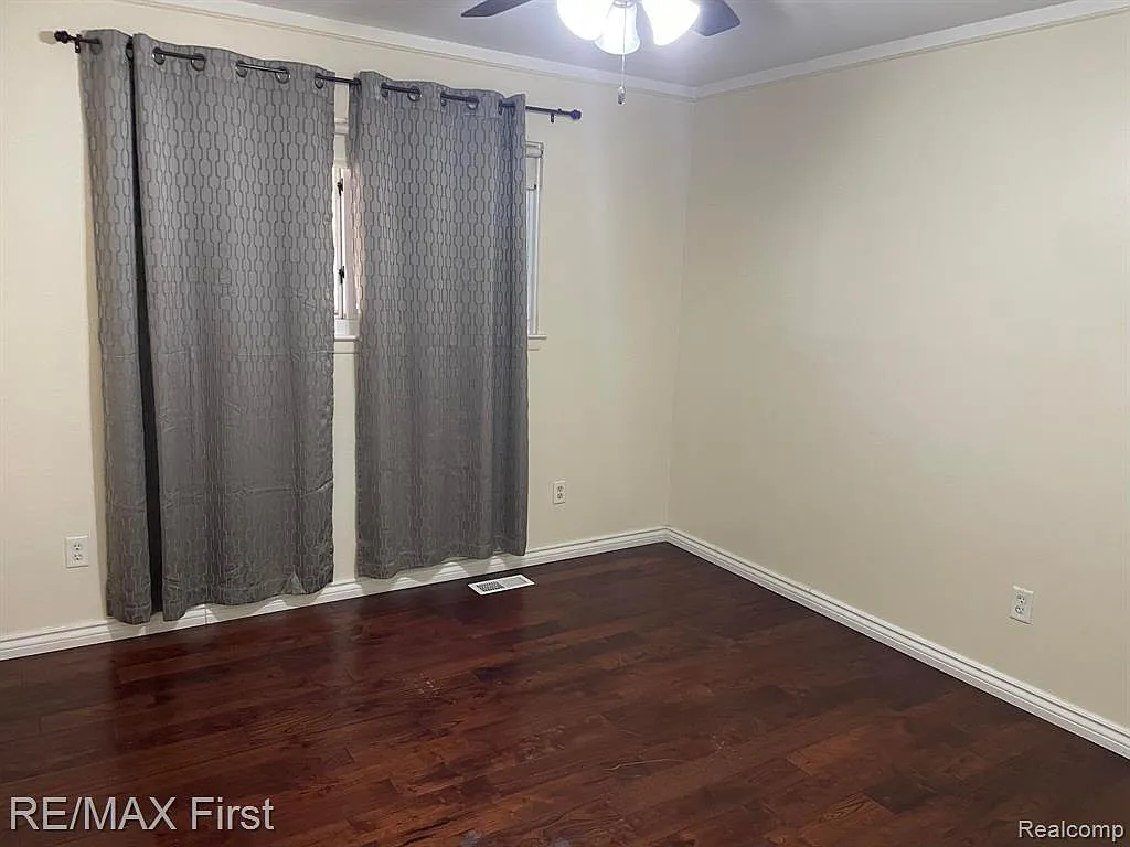 Building Photo - 8401 Eighteen Mile Rd #99