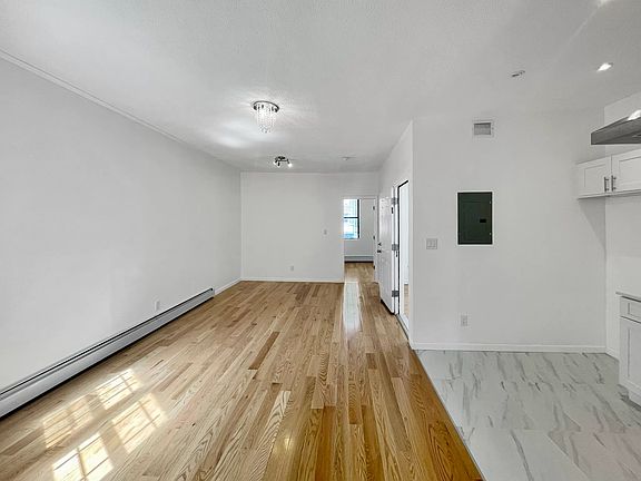 5th image of 147-14 Hillside Ave #1