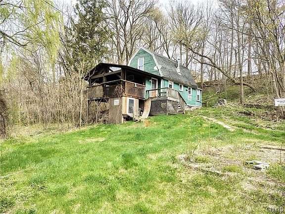 3rd image of 114 Piper Rd
