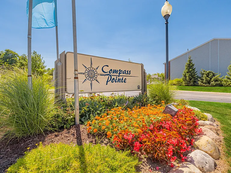 Compass Pointe — Photo 49