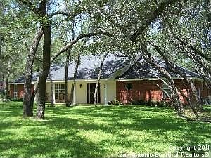2nd image of 209 Southwood Oaks Dr