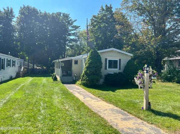 405 Pittsfield Rd #H-12, Lenox, MA 01240