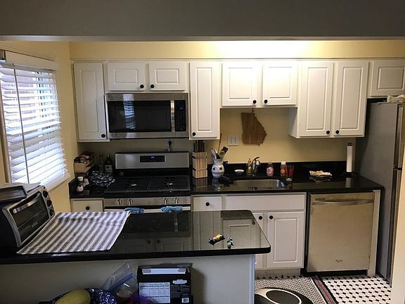 4th image of 1018 N Edgewood St APT A
