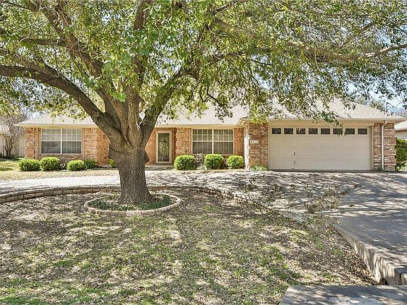 3rd image of 4113 Mojave Dr