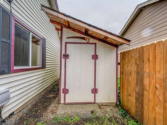 3rd image of 8409 NE 157th Ave