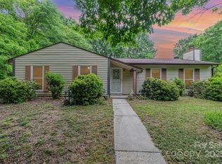 6443 Round Hill Rd, Charlotte, NC 28211