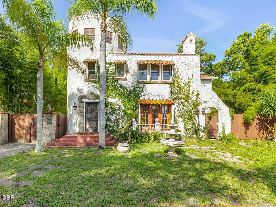 1st image of 688 Alcazar Ave